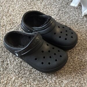 Fleece lined CROCS Black Comfortable Lightweight Design